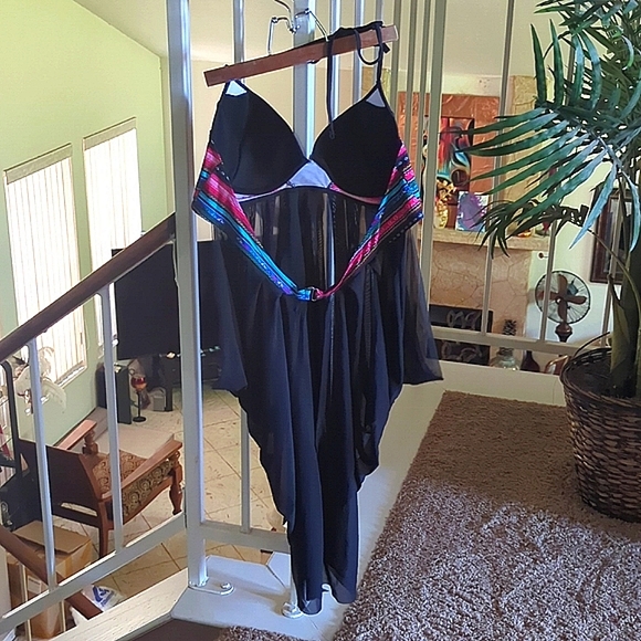 Swimsuit - Picture 3 of 7